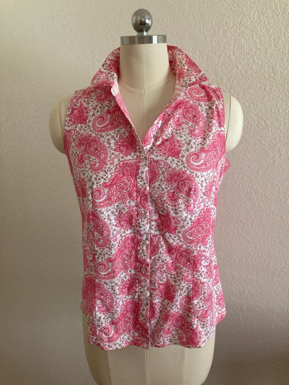 Talbots Pink and White Paisley Sleeveless Non-Iron Button-Down